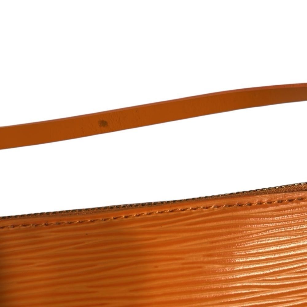 Authentic Louis Vuitton Tangerine Epi Leather Pochette. - Picture 14 of 14